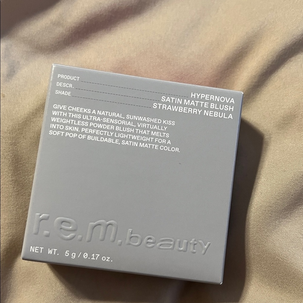 NWT R.E.M. BEAUTY hypernova satin matte blush/ Strawberry Nebula